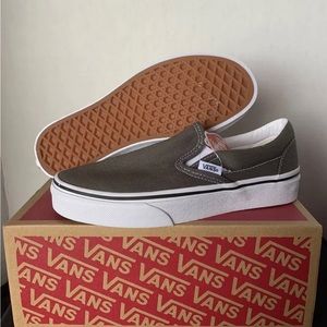 NEW IN BOX Vans Classic Slip On Canvas Charcoal Shoes Mens 4.5y 6w